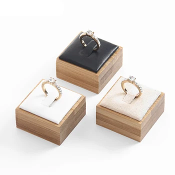 עץ טבעת להציג מחזיק מעמד עם מיקרופייבר עבור חנות תכשיטים התערוכה